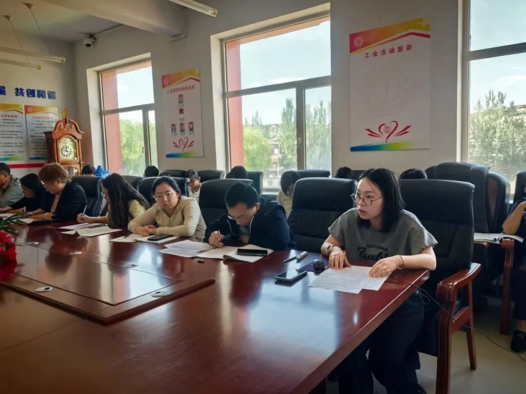复盘模考明得失 凝心聚力战中考——清水河县第二中学召开初三质量分析会 第3张 复盘模考明得失 凝心聚力战中考——清水河县第二中学召开初三质量分析会 第3张