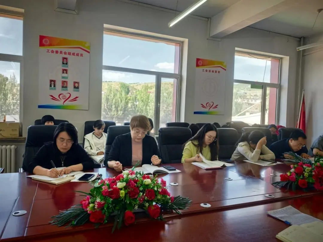 复盘模考明得失 凝心聚力战中考——清水河县第二中学召开初三质量分析会 第4张 复盘模考明得失 凝心聚力战中考——清水河县第二中学召开初三质量分析会 第4张