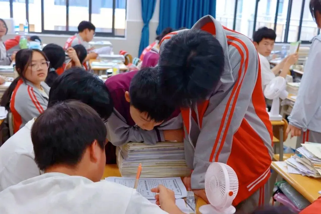备战中考 步履不停 | 看镇雄长水初三学子如何书写青春答卷 第9张 备战中考 步履不停 | 看镇雄长水初三学子如何书写青春答卷 第9张