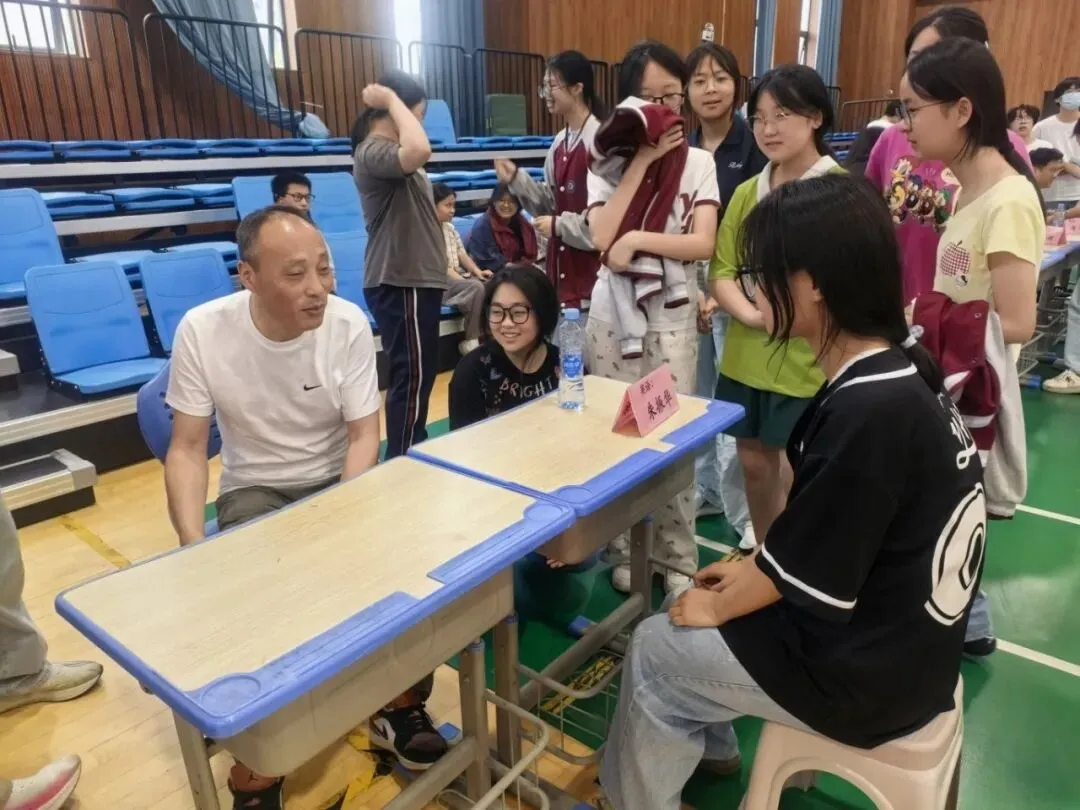 中考备考,名师党员来支招!贵溪九中这场答疑会“干货”满满-第17张图片-四季读书网 中考备考,名师党员来支招!贵溪九中这场答疑会“干货”满满-第17张图片-四季读书网