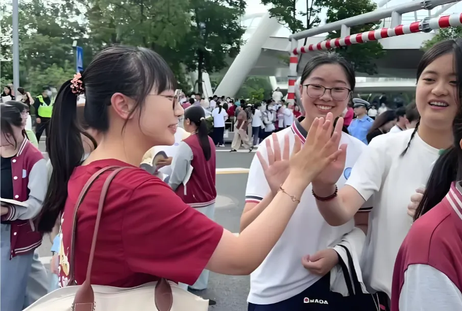 上海中考分流如此严苛,拼命卷落户意义何在?-第13张图片-四季读书网