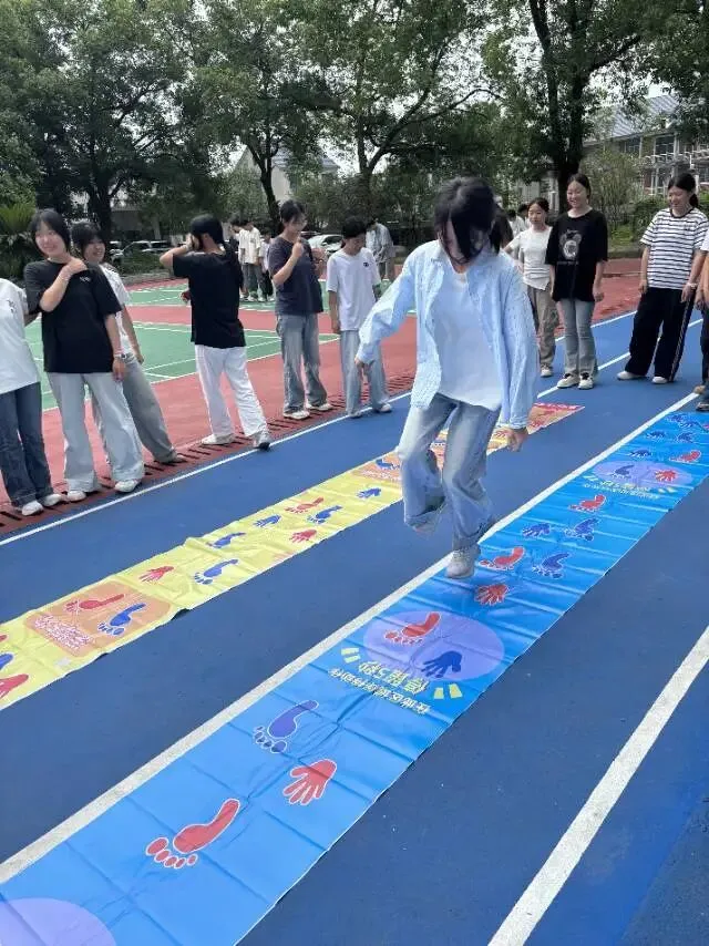 减压聚力 迎战中考——逸丹学校心理减压团辅活动 第21张 减压聚力 迎战中考——逸丹学校心理减压团辅活动 第21张