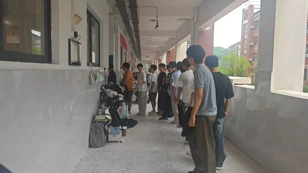 全真模拟砺锋芒 凝心聚力战高考--贞白中学举行2026届高三高考适应性 第4张 全真模拟砺锋芒 凝心聚力战高考--贞白中学举行2026届高三高考适应性 第4张