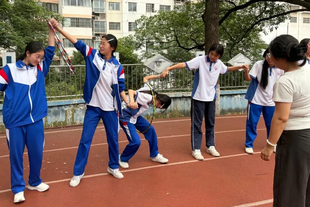 润心释压助中考,凝心逐梦向未来——株洲市第十九中学开展初三年级心理减压团辅活动 第22张 润心释压助中考,凝心逐梦向未来——株洲市第十九中学开展初三年级心理减压团辅活动 第22张