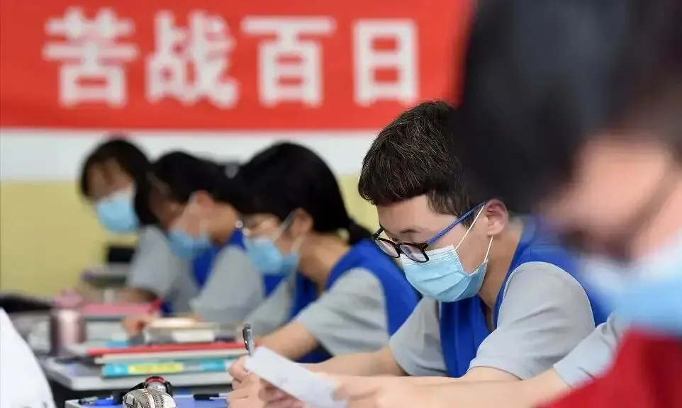 我国的高考试卷,为何要选在监狱中,由犯人印刷?国家用心良苦 第13张