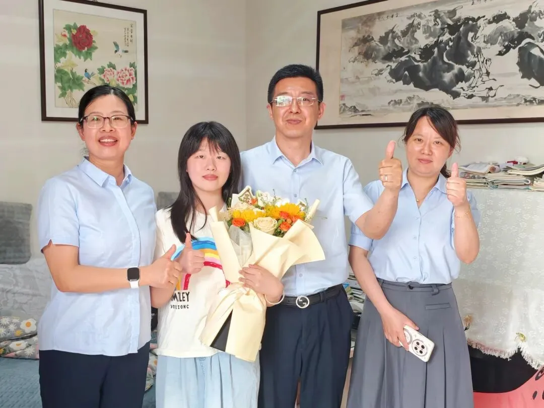 暖心助考,为梦护航——泾县农商银行开展中考慰问活动 第6张 暖心助考,为梦护航——泾县农商银行开展中考慰问活动 第6张