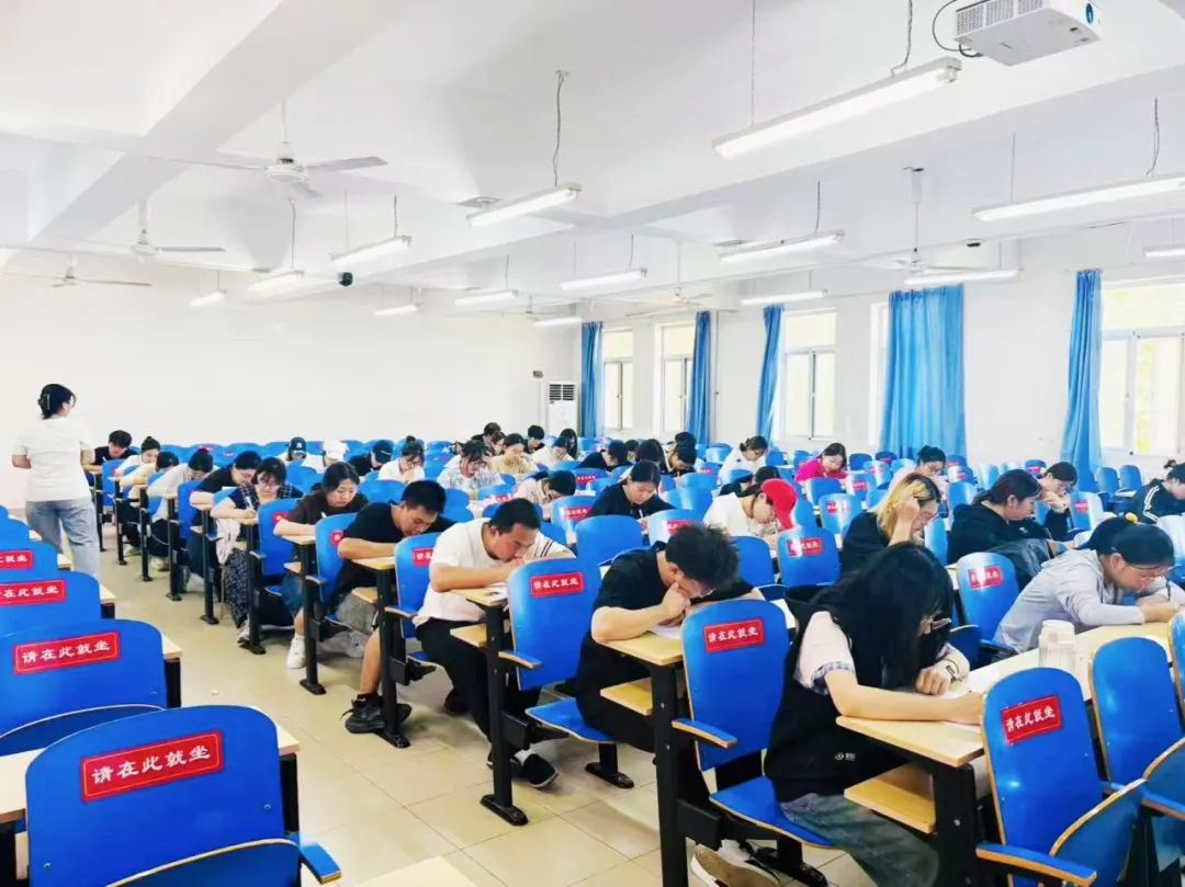 以模考促备考,以实战提素养——我院顺利开展英语四级模拟考试 第7张 以模考促备考,以实战提素养——我院顺利开展英语四级模拟考试 第7张