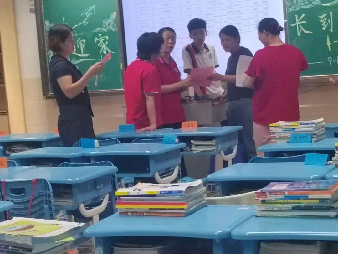 凝心聚力备中考 家校携手筑前程——我校九年级中考冲刺家长会圆满召开 第5张 凝心聚力备中考 家校携手筑前程——我校九年级中考冲刺家长会圆满召开 第5张