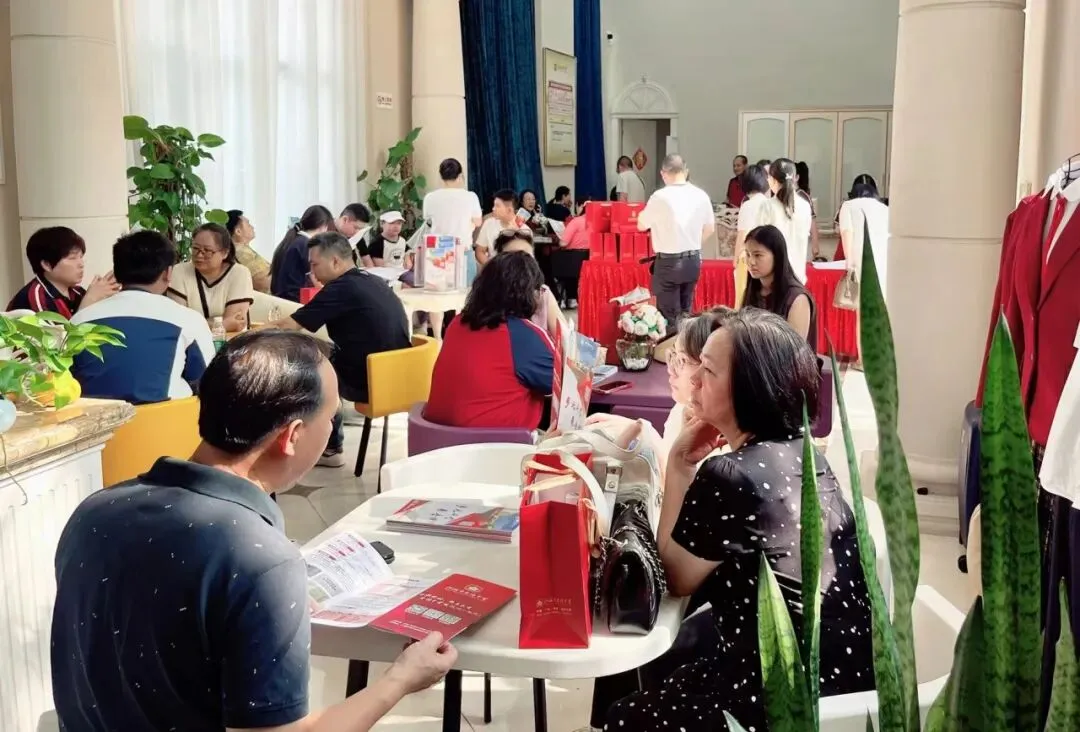 中考临近,慧眼父母入校探微——汲取底蕴与成长之力 第2张 中考临近,慧眼父母入校探微——汲取底蕴与成长之力 第2张