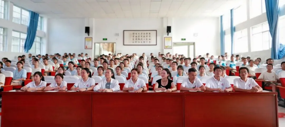 积极备考,自信迎考——育英中考心理减压与激励讲座圆满举行 第16张