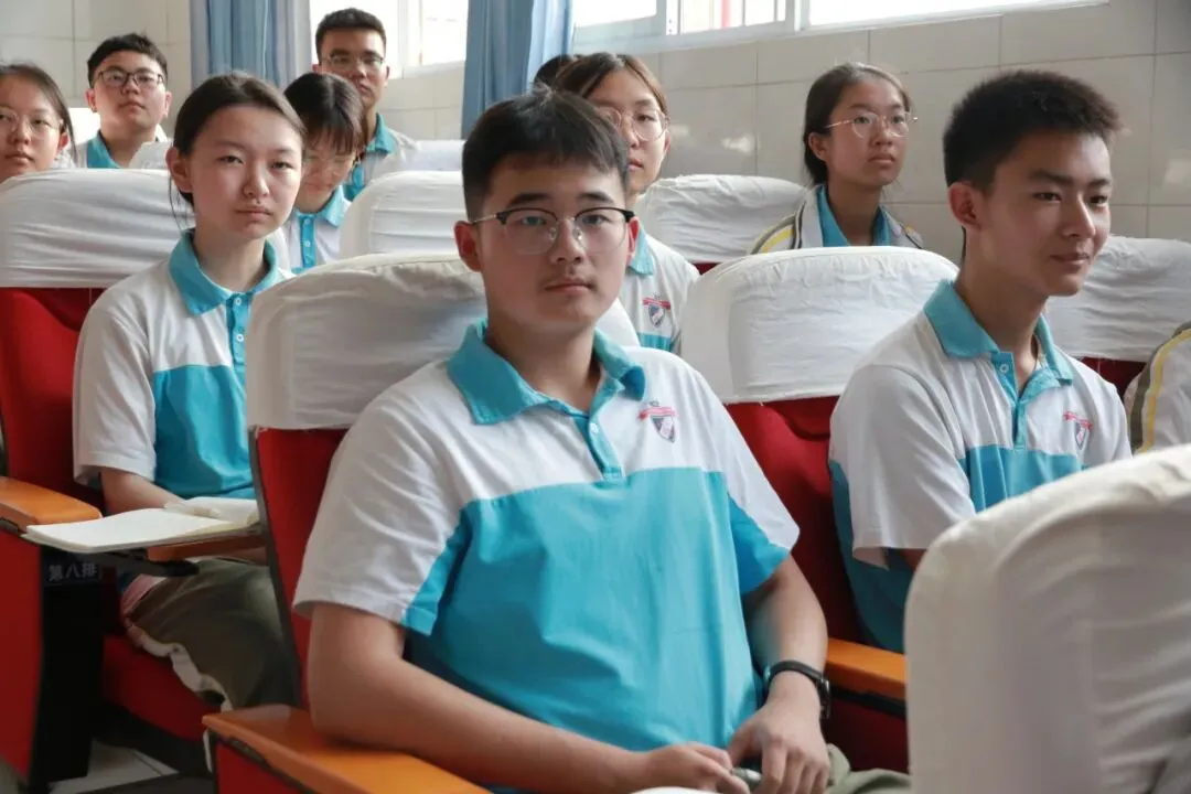 积极备考,自信迎考——育英中考心理减压与激励讲座圆满举行 第25张