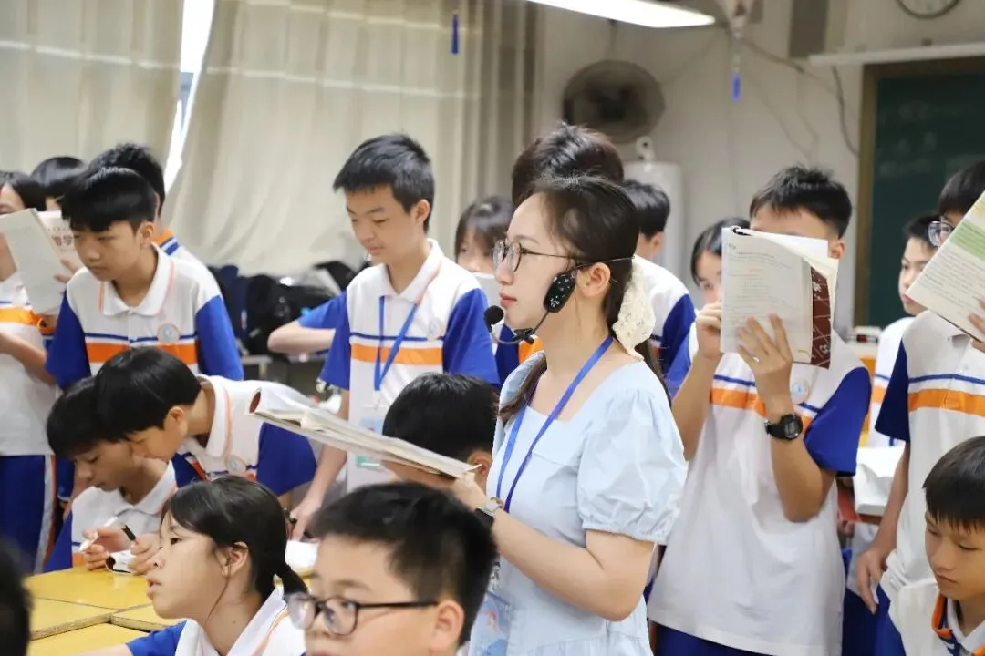 聚焦课堂改革,共研中考备考——全市初中课堂教学改革展示暨备考研讨会在钦州市高新区实验学校圆满举行 第16张 聚焦课堂改革,共研中考备考——全市初中课堂教学改革展示暨备考研讨会在钦州市高新区实验学校圆满举行 第16张