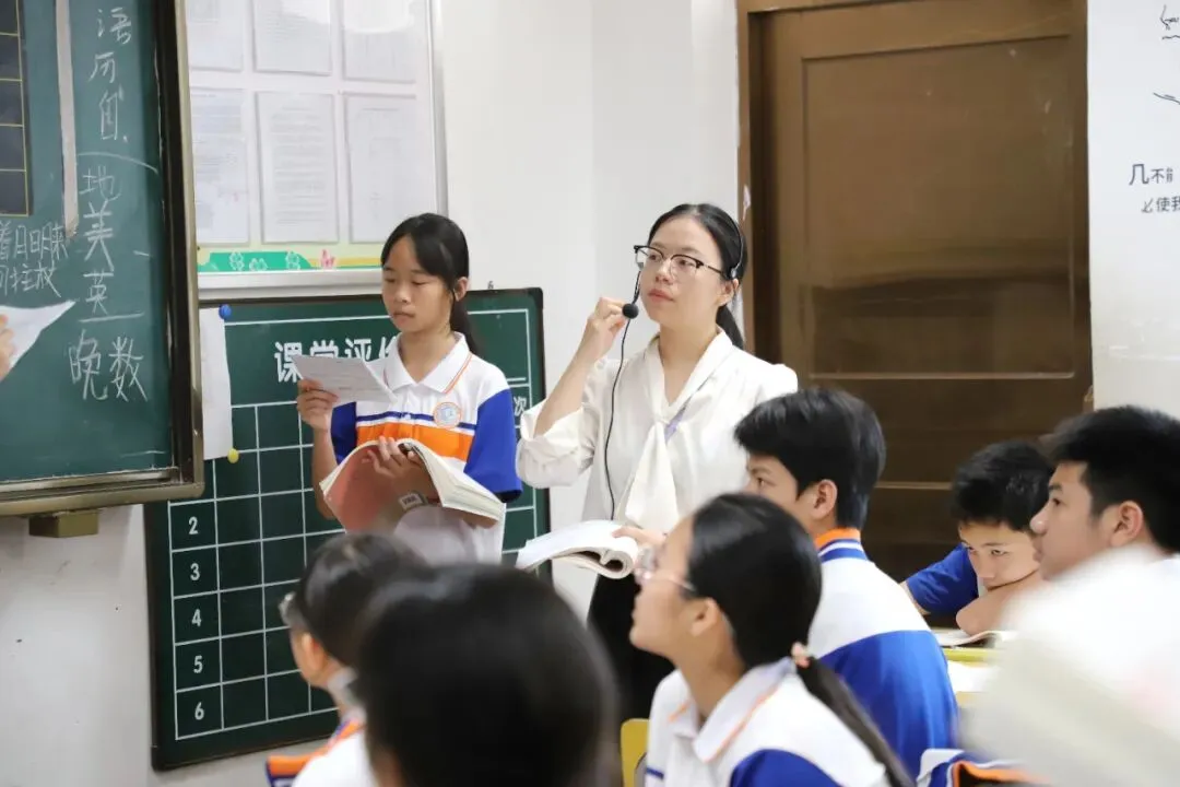 聚焦课堂改革,共研中考备考——全市初中课堂教学改革展示暨备考研讨会在钦州市高新区实验学校圆满举行 第22张 聚焦课堂改革,共研中考备考——全市初中课堂教学改革展示暨备考研讨会在钦州市高新区实验学校圆满举行 第22张