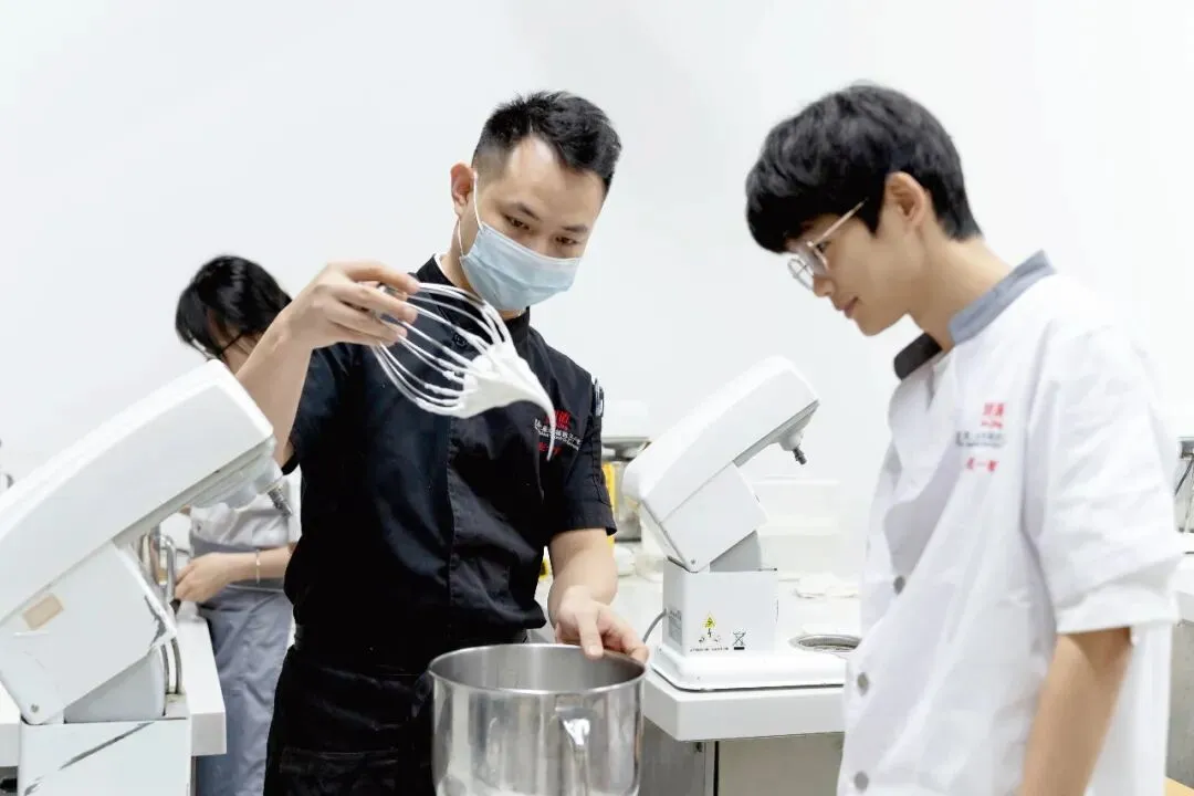 中考、高考失利怎么办?读职校学西点,技能 + 学历双丰收! 第15张