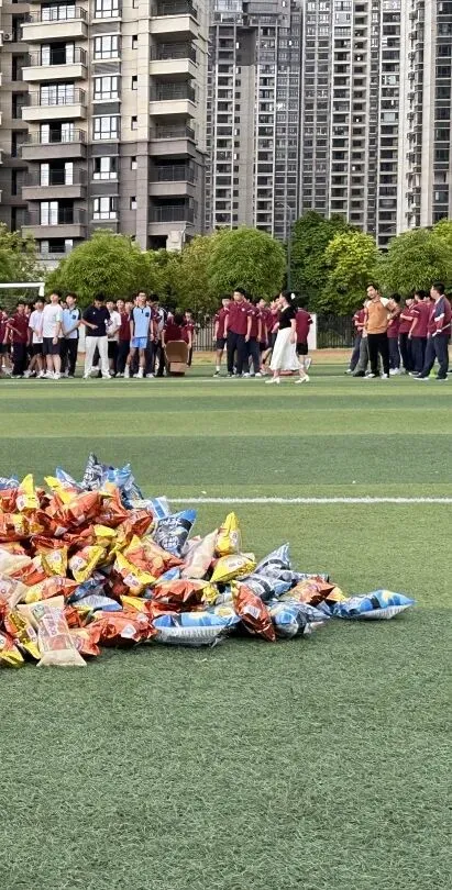 减压赋能·快乐冲刺——我校开展九年级中考减压趣味团建活动-第9张图片-四季读书网 减压赋能·快乐冲刺——我校开展九年级中考减压趣味团建活动-第9张图片-四季读书网