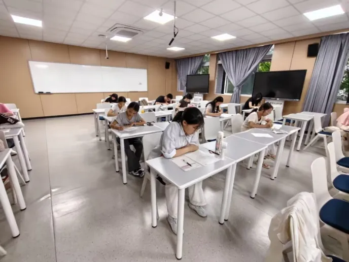 外语村协会四六级全真模拟考试圆满落幕-第18张图片-四季读书网