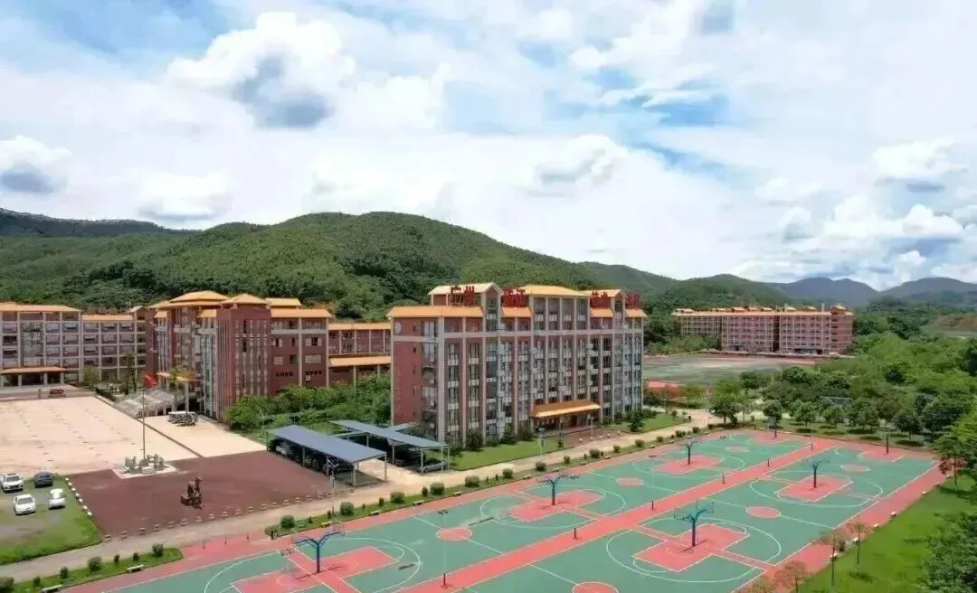 中考免填志愿,直接录取:惠州市华磐职业技术学校-第32张图片-四季读书网 中考免填志愿,直接录取:惠州市华磐职业技术学校-第32张图片-四季读书网