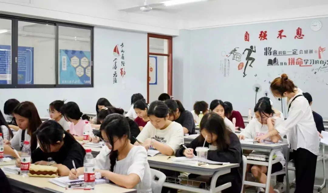 中考免填志愿,直接录取:广州市金领技工学校2026年火热招生中-第28张图片-四季读书网 中考免填志愿,直接录取:广州市金领技工学校2026年火热招生中-第28张图片-四季读书网