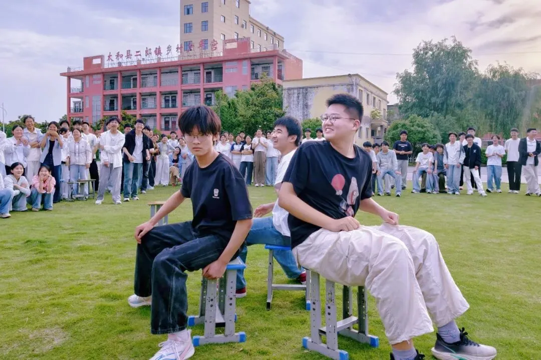 舒压减负强信心 凝心聚力迎中考——二郎镇中心学校九年级组开展减压赋能团体辅导活动-第3张图片-四季读书网