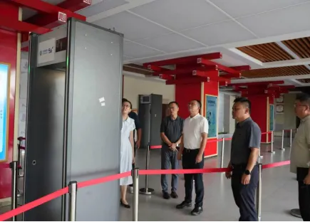 【学在澄迈·华迈考点演练】全真模拟迎高考 实战演练零差错——华东师范大学澄迈实验中学2026届高考仿真纪实-第22张图片-四季读书网 【学在澄迈·华迈考点演练】全真模拟迎高考 实战演练零差错——华东师范大学澄迈实验中学2026届高考仿真纪实-第22张图片-四季读书网