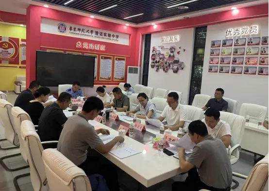 【学在澄迈·华迈考点演练】全真模拟迎高考 实战演练零差错——华东师范大学澄迈实验中学2026届高考仿真纪实-第23张图片-四季读书网 【学在澄迈·华迈考点演练】全真模拟迎高考 实战演练零差错——华东师范大学澄迈实验中学2026届高考仿真纪实-第23张图片-四季读书网