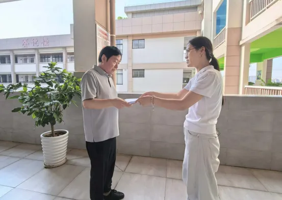 【学在澄迈·华迈考点演练】全真模拟迎高考 实战演练零差错——华东师范大学澄迈实验中学2026届高考仿真纪实-第30张图片-四季读书网 【学在澄迈·华迈考点演练】全真模拟迎高考 实战演练零差错——华东师范大学澄迈实验中学2026届高考仿真纪实-第30张图片-四季读书网