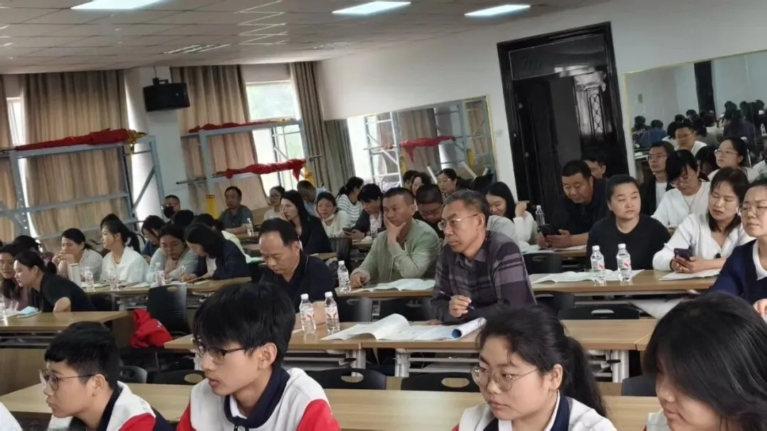 【精准研析模考 聚力备战中考】许昌市初中物理开展九年级备考专项教研活动-第5张图片-四季读书网