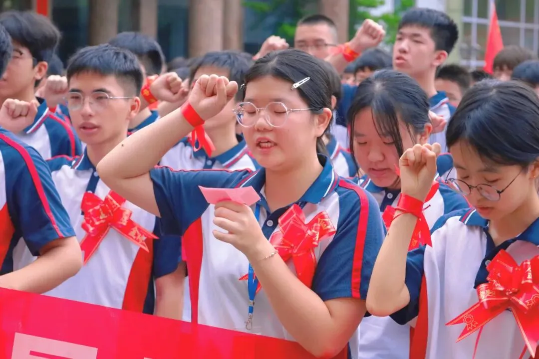 “凝心冲刺三十天 ,奋力拼搏赢中考”——国英学校2026年中考倒计时30天冲刺动员暨表彰大会圆满举行-第63张图片-四季读书网