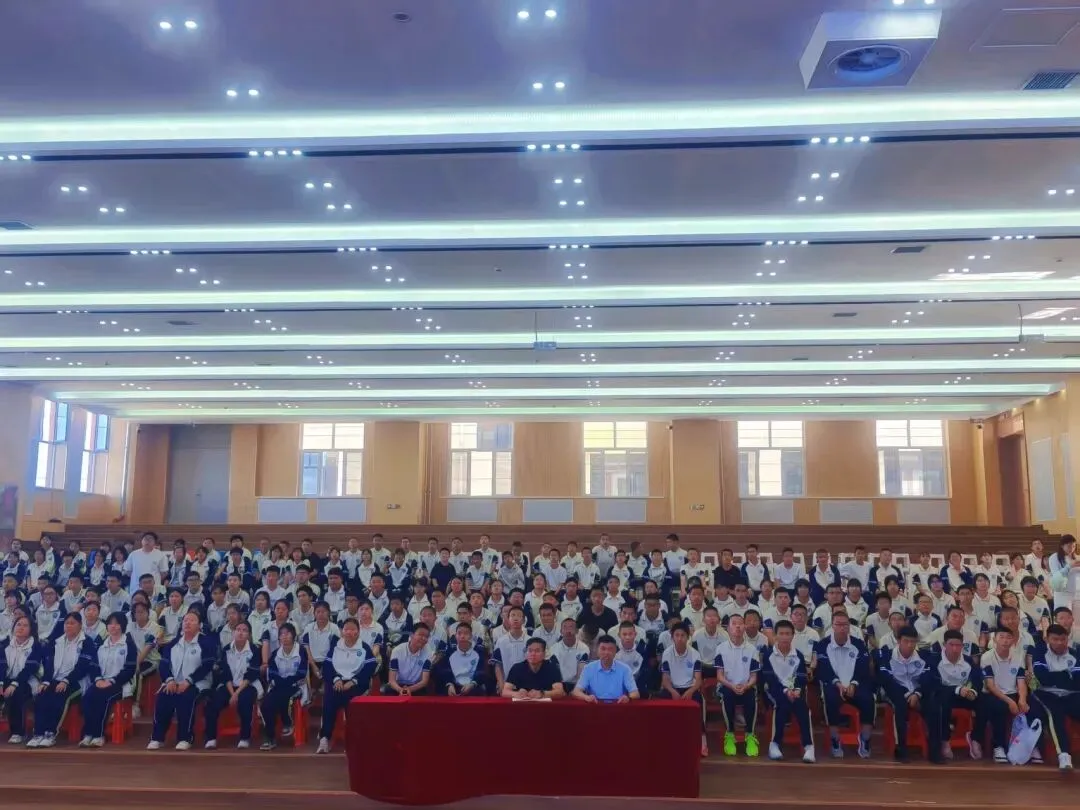 【教学·生地中考动员】燃!初中生的“六一”怎么过?第十一中学八年级“六一”青春立志活动暨生物地理动员表彰活动圆满举行-第5张图片-四季读书网 【教学·生地中考动员】燃!初中生的“六一”怎么过?第十一中学八年级“六一”青春立志活动暨生物地理动员表彰活动圆满举行-第5张图片-四季读书网