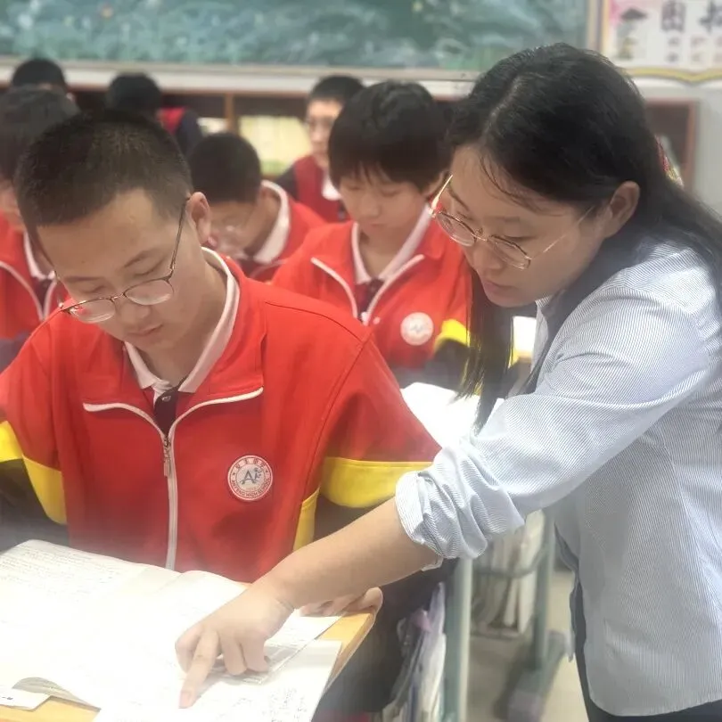 中考倒计时——二十帧校园瞬间,皆是初三逐梦荣光-第10张图片-四季读书网 中考倒计时——二十帧校园瞬间,皆是初三逐梦荣光-第10张图片-四季读书网
