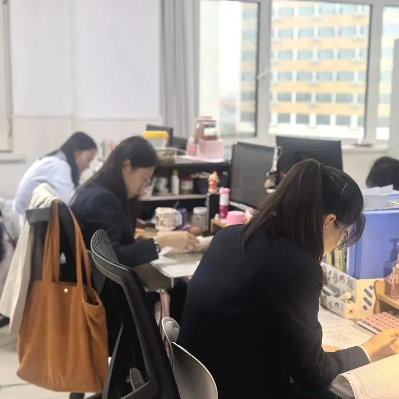 中考倒计时——二十帧校园瞬间,皆是初三逐梦荣光-第15张图片-四季读书网 中考倒计时——二十帧校园瞬间,皆是初三逐梦荣光-第15张图片-四季读书网