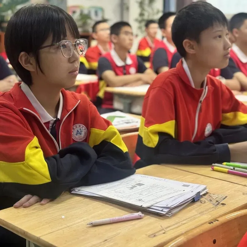 中考倒计时——二十帧校园瞬间,皆是初三逐梦荣光-第21张图片-四季读书网 中考倒计时——二十帧校园瞬间,皆是初三逐梦荣光-第21张图片-四季读书网