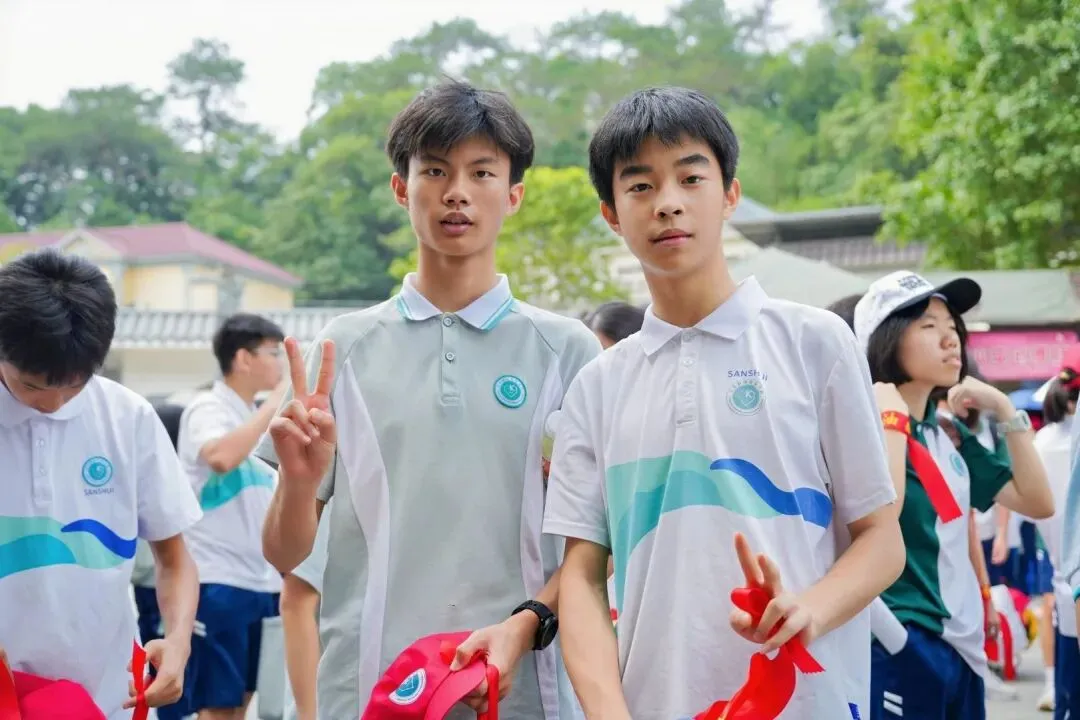 昂首勇攀高峰 聚力问鼎中考|初三年级研学活动-第10张图片-四季读书网