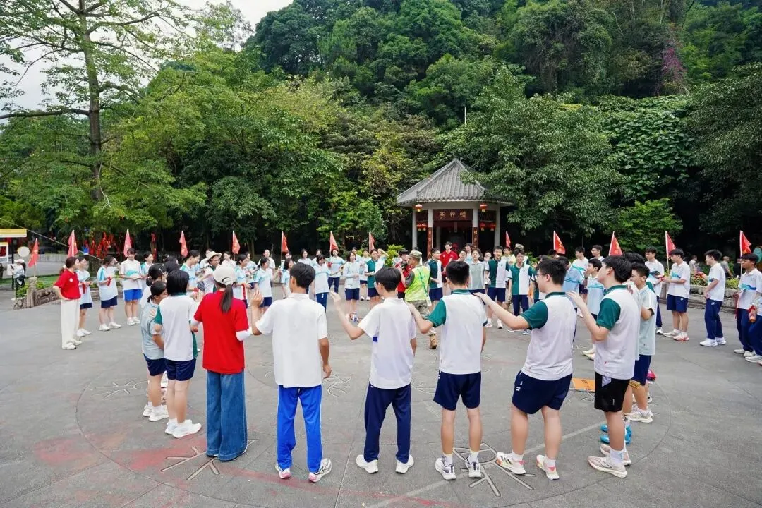 昂首勇攀高峰 聚力问鼎中考|初三年级研学活动-第26张图片-四季读书网