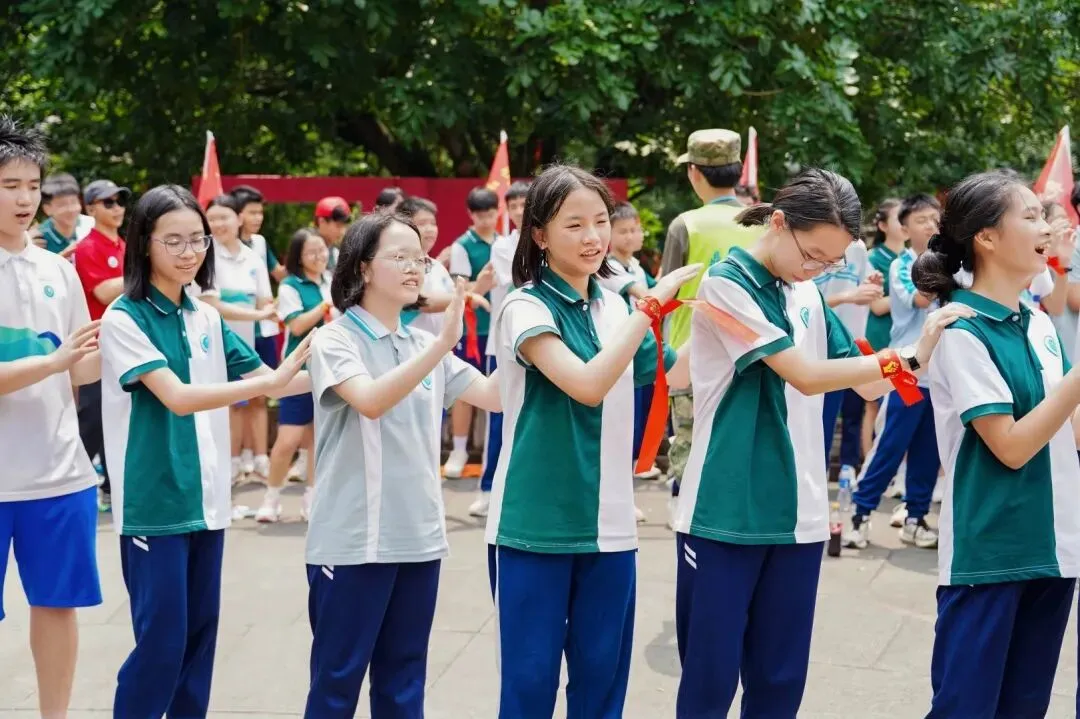 昂首勇攀高峰 聚力问鼎中考|初三年级研学活动-第30张图片-四季读书网