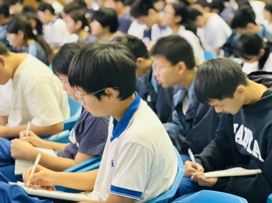 精准把脉明方向 聚力冲刺战中考 | 我校举行中考全学科专项串讲-第8张图片-四季读书网