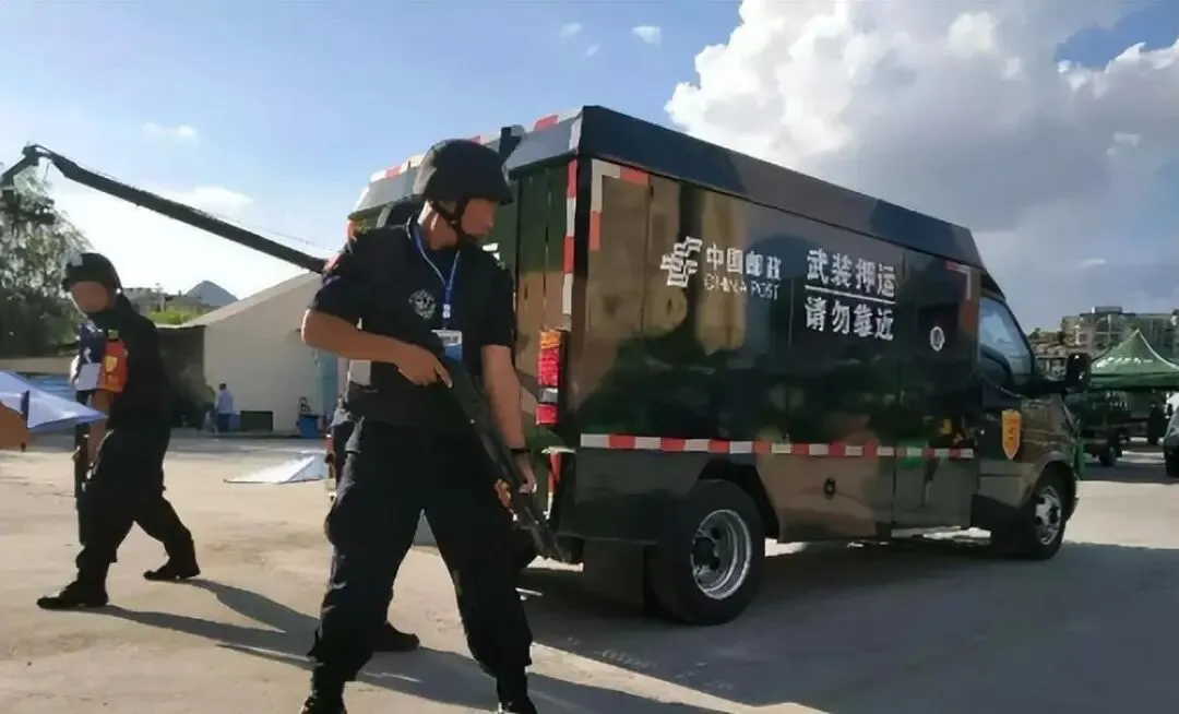 2026高考试卷已出发!高考试卷到考生手里前要经历怎样的过程?-第1张图片-四季读书网