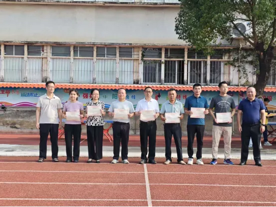 以赛促学强基础 精研中考明方向——我校化学教研组开展系列教研展示活动-第4张图片-四季读书网 以赛促学强基础 精研中考明方向——我校化学教研组开展系列教研展示活动-第4张图片-四季读书网