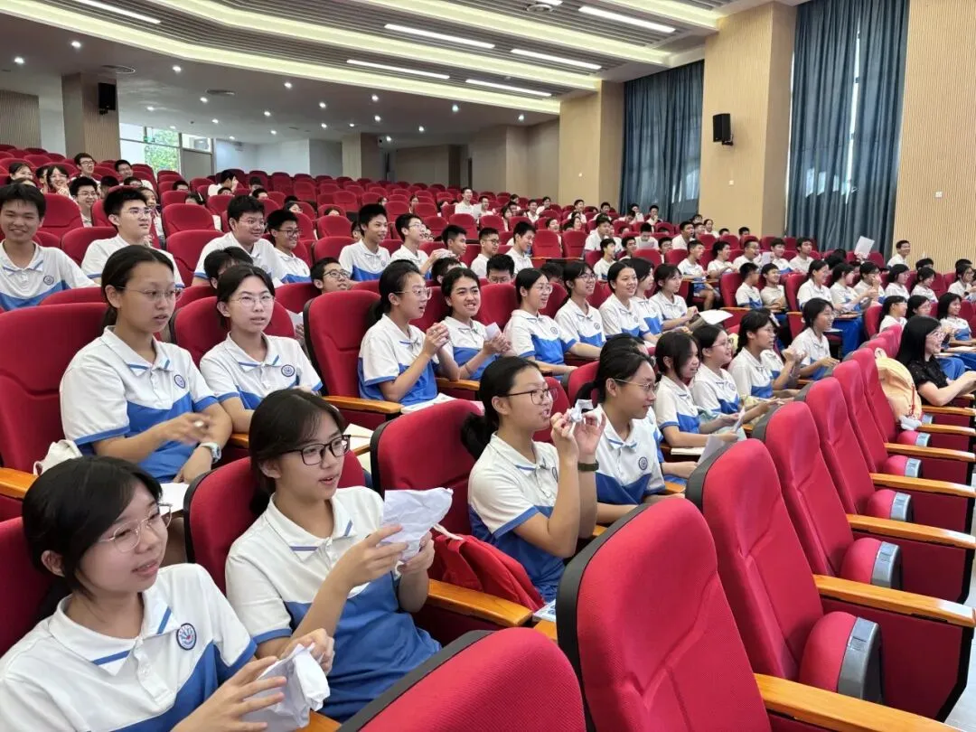 心向阳光,从容中考 | 2026年佛山市“阳光护航 蓄力前行”助力中高考心理健康专题讲座进校园-第11张图片-四季读书网