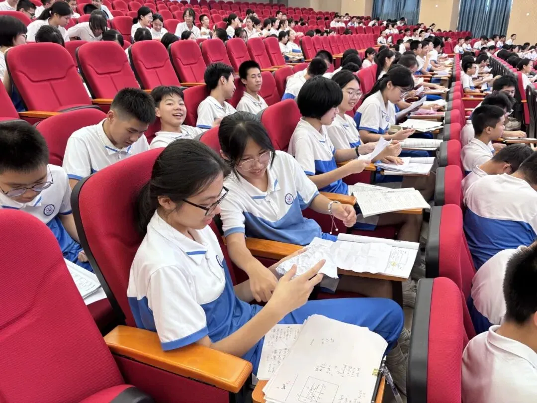 心向阳光,从容中考 | 2026年佛山市“阳光护航 蓄力前行”助力中高考心理健康专题讲座进校园-第12张图片-四季读书网