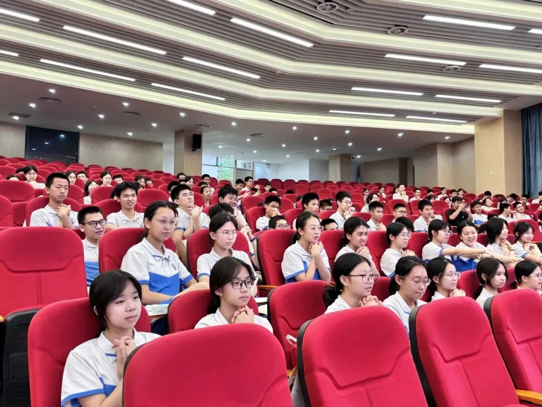 心向阳光,从容中考 | 2026年佛山市“阳光护航 蓄力前行”助力中高考心理健康专题讲座进校园-第23张图片-四季读书网