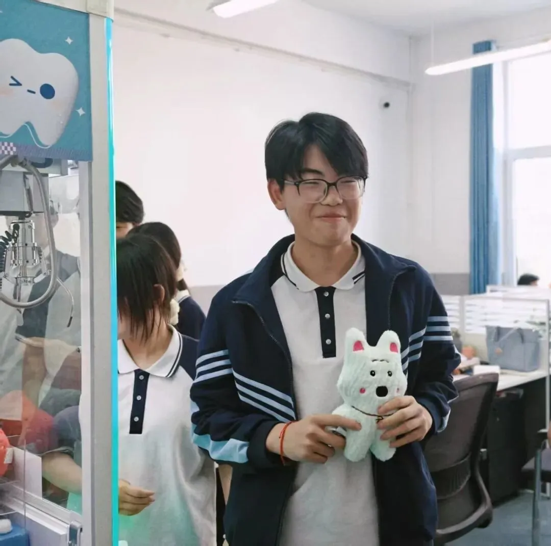 不止题海与试卷!立宏少年的六一,甜度超标-第39张图片-四季读书网 不止题海与试卷!立宏少年的六一,甜度超标-第39张图片-四季读书网