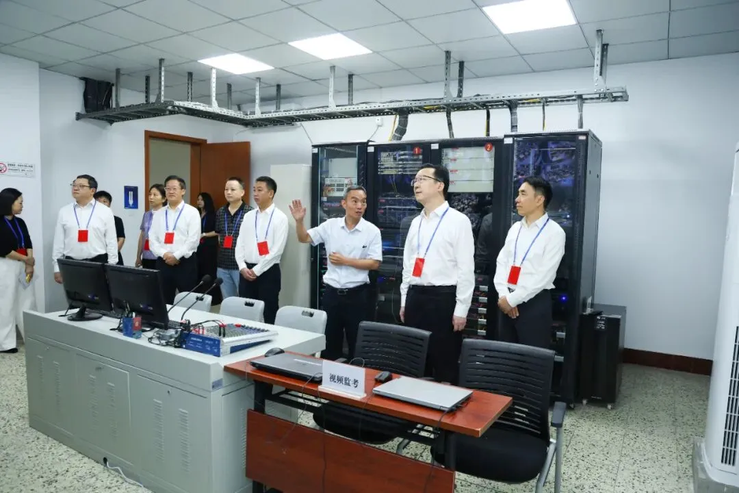 区“四大家”领导督导检查全区高考中考准备工作-第2张图片-四季读书网 区“四大家”领导督导检查全区高考中考准备工作-第2张图片-四季读书网