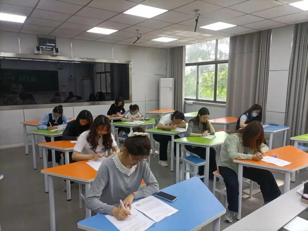 【成功益民·教研篇】深耕中考研真题,以研促教强素养 —— 我校青年教师中考研做活动圆满举行-第3张图片-四季读书网 【成功益民·教研篇】深耕中考研真题,以研促教强素养 —— 我校青年教师中考研做活动圆满举行-第3张图片-四季读书网