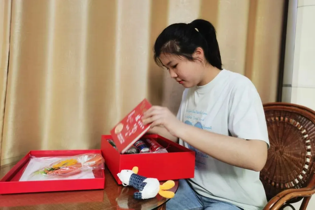 加油鼓劲!滨海收费站为子女中考送祝福-第3张图片-四季读书网