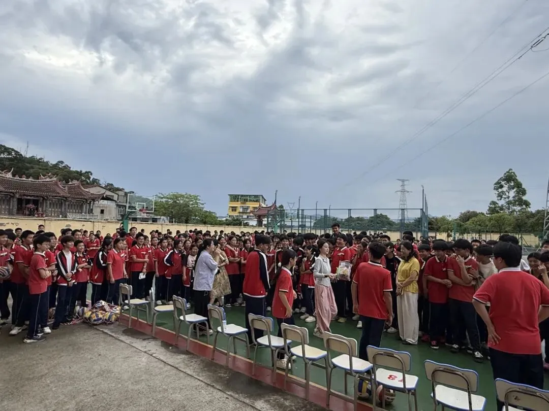 荔城区中考心理减压团辅活动走进多校-第25张图片-四季读书网 荔城区中考心理减压团辅活动走进多校-第25张图片-四季读书网