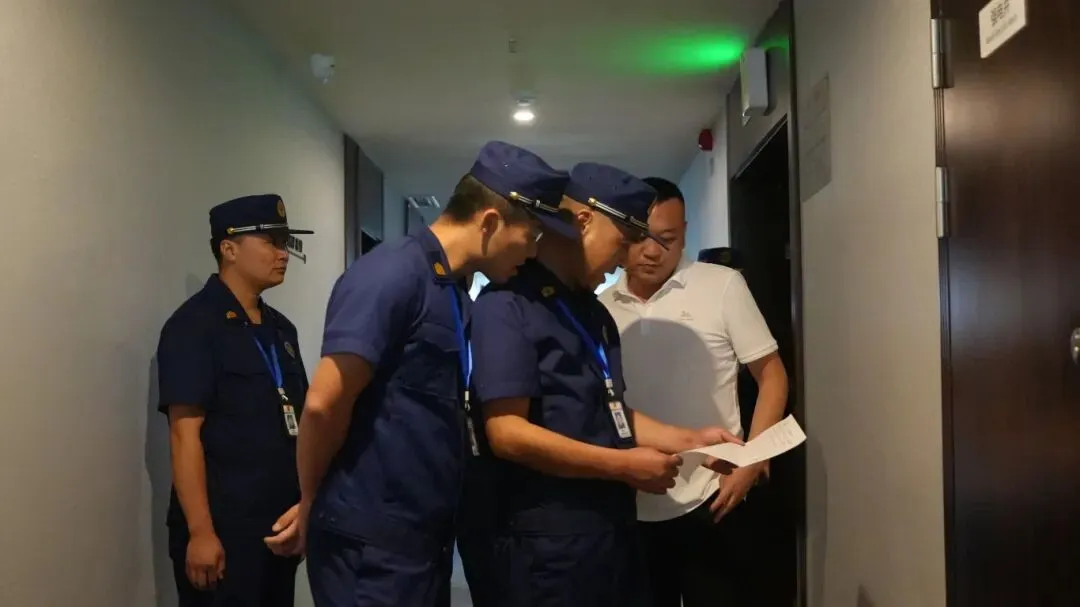 护航高中考 |考前大排查!给涉考点位 “全面安检”~-第17张图片-四季读书网 护航高中考 |考前大排查!给涉考点位 “全面安检”~-第17张图片-四季读书网
