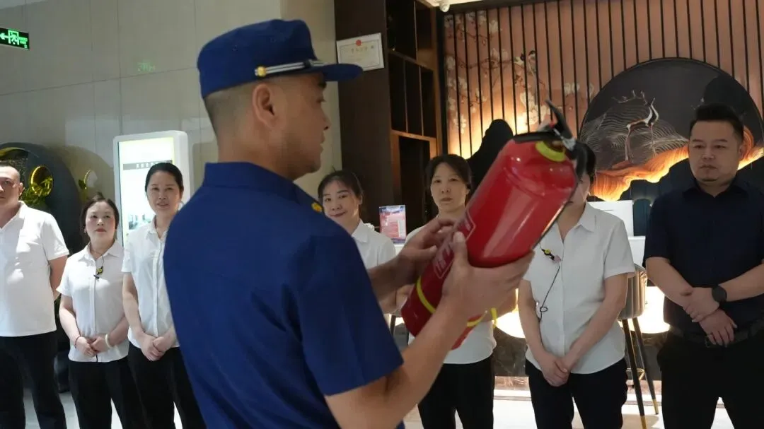 护航高中考 |考前大排查!给涉考点位 “全面安检”~-第18张图片-四季读书网 护航高中考 |考前大排查!给涉考点位 “全面安检”~-第18张图片-四季读书网