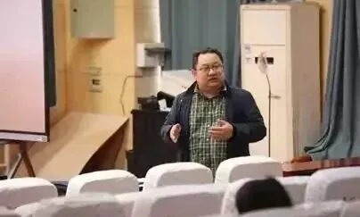 武昌区初中道法学科“教学评一体化”之试卷讲评课研究活动在我校举行-第5张图片-四季读书网 武昌区初中道法学科“教学评一体化”之试卷讲评课研究活动在我校举行-第5张图片-四季读书网