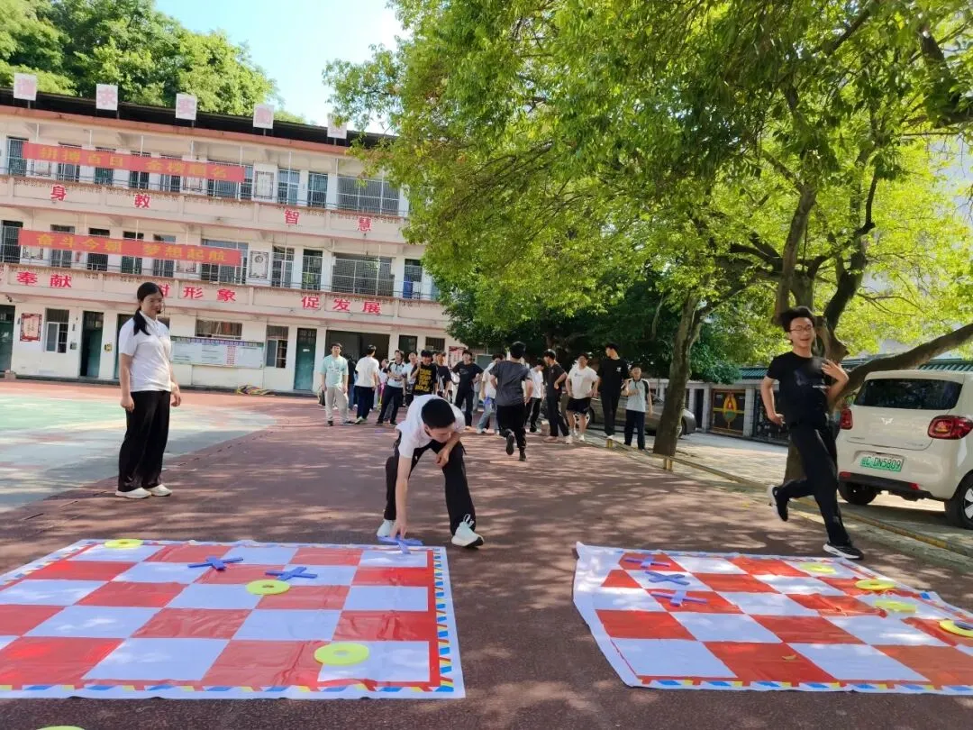 减压赋能迎中考!全州县第五初级中学趣味运动会暖心开跑-第16张图片-四季读书网 减压赋能迎中考!全州县第五初级中学趣味运动会暖心开跑-第16张图片-四季读书网